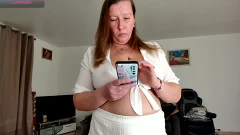 Snapshot of lelena1319 chatting on 15, 1, 2025 YOUR ELENA online show from 15, 1, 2025