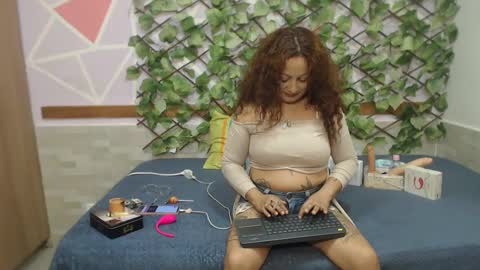 lena_lawson online show from 5, 2, 2025