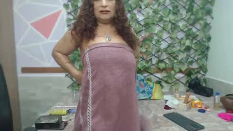 lena_lawson online show from 8, 2, 2025