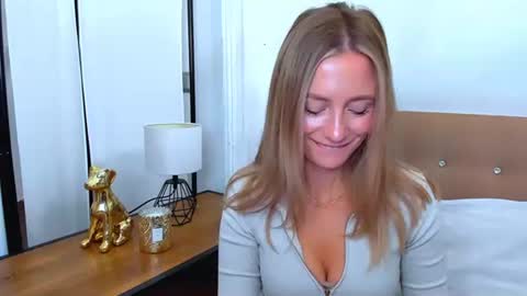 lena_sexi online show from 22, 10, 2025