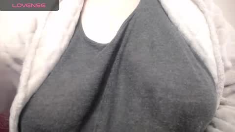 lenagolden online show from 30, 1, 2025