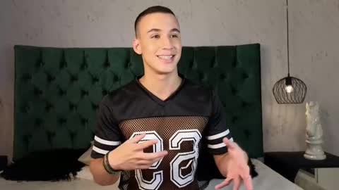 Snapshot of leo_delvey chatting on 6, 3, 2025 leo online show from 6, 3, 2025