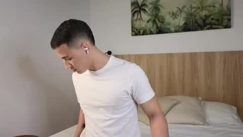 Snapshot of leo_delvey chatting on 19, 10, 2025 leo online show from 19, 10, 2025