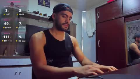 Snapshot of leon__hart chatting on 31, 12, 2024 Leon Hart online show from 31, 12, 2024