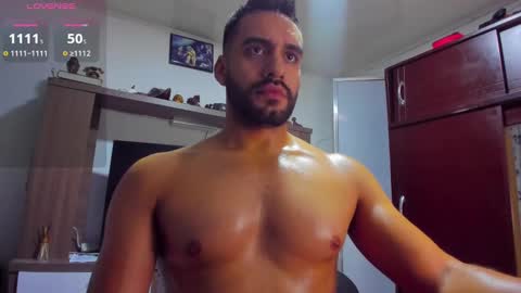 Snapshot of leon__hart chatting on 7, 1, 2025 Leon Hart online show from 7, 1, 2025