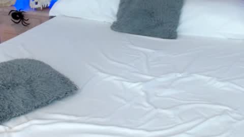 Snapshot of leonacutecam chatting on 29, 10, 2025 LUCY online show from 29, 10, 2025