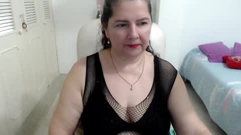 leonela   online show from 4, 4, 2026