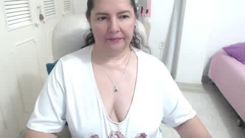 leonela   online show from 22, 4, 2026