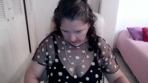 leonela   online show from 2, 5, 2026