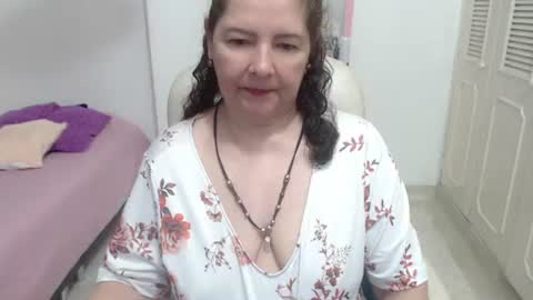 leonela   online show from 1, 7, 2026