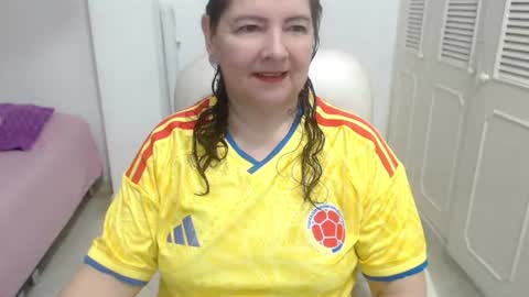 leonela   online show from 3, 7, 2026