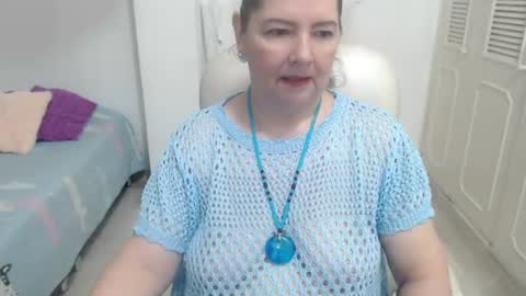 leonela   online show from 10, 7, 2026