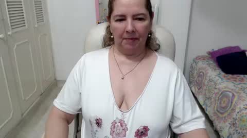 leonela   online show from 3, 8, 2026