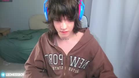 leonkissboy online show from 24, 6, 2026