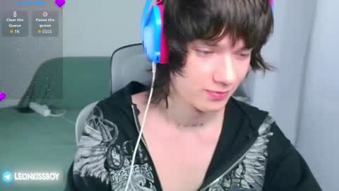 leonkissboy online show from 10, 7, 2026