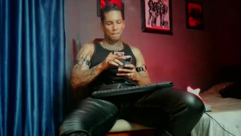 Lenardo jaramillo online show from 14, 4, 2026