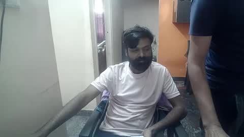 Snapshot of leosbroad chatting on 17, 12, 2024 Leo online show from 17, 12, 2024