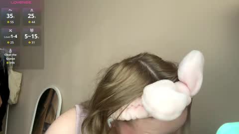 Hello everyone Im Lora Its my first day Were going to have fun together online show from 21, 3, 2026