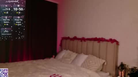 Nicole Moore online show from 1, 11, 2025