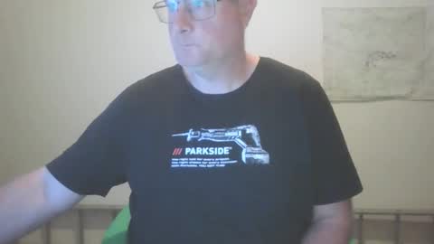 Snapshot of lerase40 chatting on 15, 11, 2025 homquisgode online show from 15, 11, 2025