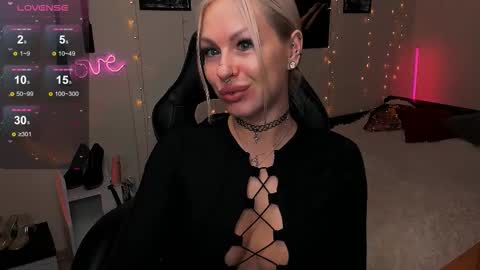 Lerika Moore online show from 1, 12, 2025