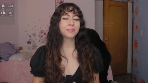 Snapshot of leslie9669 chatting on 27, 9, 2025 Lesly online show from 27, 9, 2025