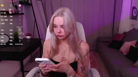 Snapshot of leslie_caronn chatting on 11, 2, 2026 Stacey online show from 11, 2, 2026