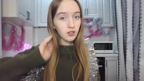 Snapshot of leslie_my_lovee chatting on 22, 12, 2024  LESLIE   online show from 22, 12, 2024