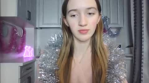 Snapshot of leslie_my_lovee chatting on 26, 12, 2024  LESLIE   online show from 26, 12, 2024