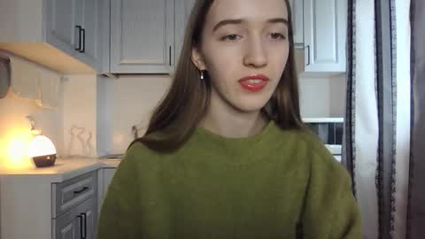 Snapshot of leslie_my_lovee chatting on 28, 9, 2025  LESLIE   online show from 28, 9, 2025