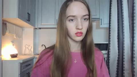 Snapshot of leslie_my_lovee chatting on 5, 10, 2025  LESLIE   online show from 5, 10, 2025