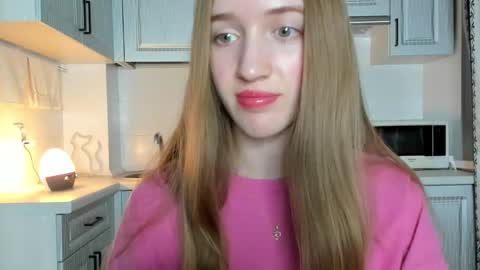 Snapshot of leslie_my_lovee chatting on 13, 10, 2025  LESLIE   online show from 13, 10, 2025