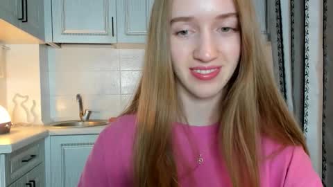 Snapshot of leslie_my_lovee chatting on 20, 10, 2025  LESLIE   online show from 20, 10, 2025