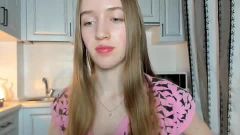 Snapshot of leslie_my_lovee chatting on 30, 10, 2025  LESLIE   online show from 30, 10, 2025