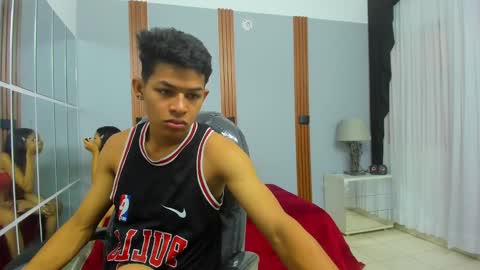 Snapshot of leslieanddrako chatting on 27, 2, 2025 L E S L E Y  AND  D R A K O online show from 27, 2, 2025