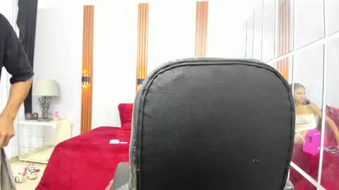 Snapshot of leslieanddrako chatting on 6, 3, 2025 L E S L E Y  AND  D R A K O online show from 6, 3, 2025