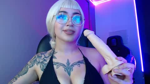 Snapshot of lessboobs_gh chatting on 24, 4, 2026 Less online show from 24, 4, 2026
