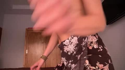 Snapshot of lessya_magic chatting on 17, 2, 2025 lessya_magic online show from 17, 2, 2025