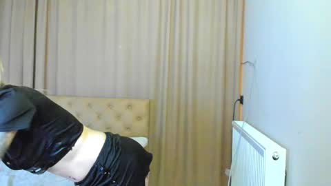 lesyaliss online show from 29, 4, 2026