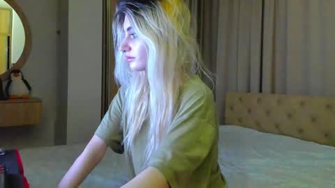 lesyaliss online show from 30, 4, 2026