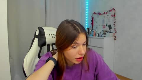 Snapshot of let_me_seee chatting on 4, 12, 2024 Fiona online show from 4, 12, 2024