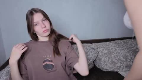 Snapshot of let_me_seee chatting on 15, 9, 2025 Fiona online show from 15, 9, 2025