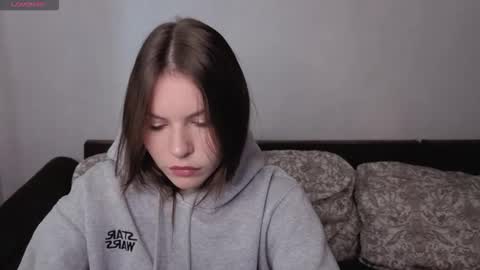 Snapshot of let_me_seee chatting on 4, 10, 2025 Fiona online show from 4, 10, 2025