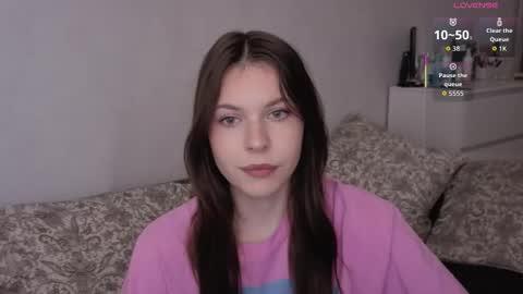 Snapshot of let_me_seee chatting on 9, 10, 2025 Fiona online show from 9, 10, 2025