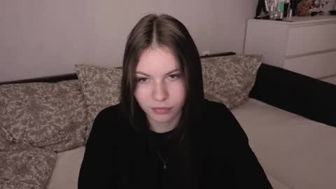 Snapshot of let_me_seee chatting on 28, 10, 2025 Fiona online show from 28, 10, 2025