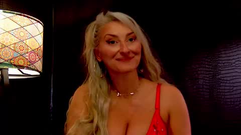 Snapshot of leticiareys chatting on 3, 12, 2025 leticiareys online show from 3, 12, 2025