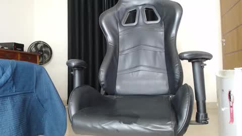 Lettywild Queen of Spades online show from 3, 12, 2025