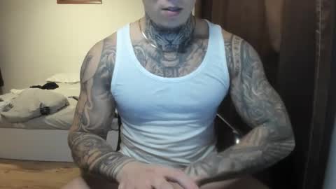 Snapshot of lewis_muscleee chatting on 20, 11, 2025 blablablack online show from 20, 11, 2025