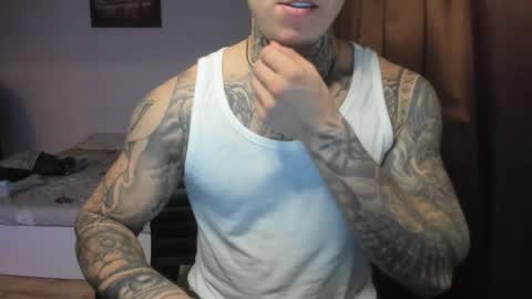 Snapshot of lewis_muscleee chatting on 26, 11, 2025 blablablack online show from 26, 11, 2025