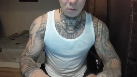 Snapshot of lewis_muscleee chatting on 28, 11, 2025 blablablack online show from 28, 11, 2025